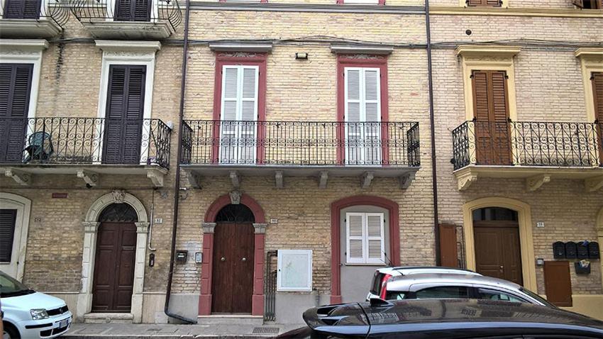 Casa Chiara In Centro Con Corte Privata San Benedetto del Tronto Extérieur photo